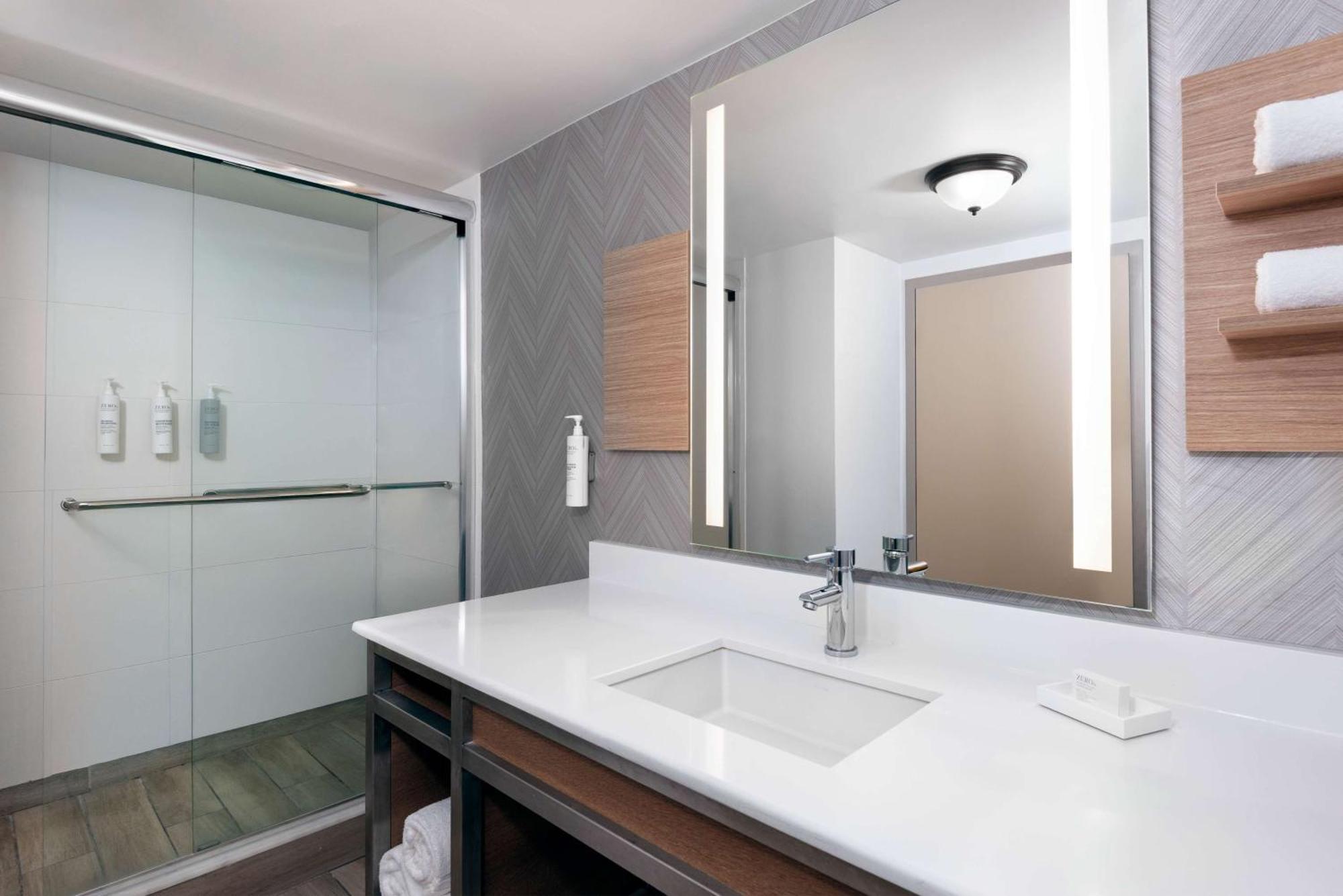 Hilton Garden Inn Tampa Airport/Westshore Екстериор снимка