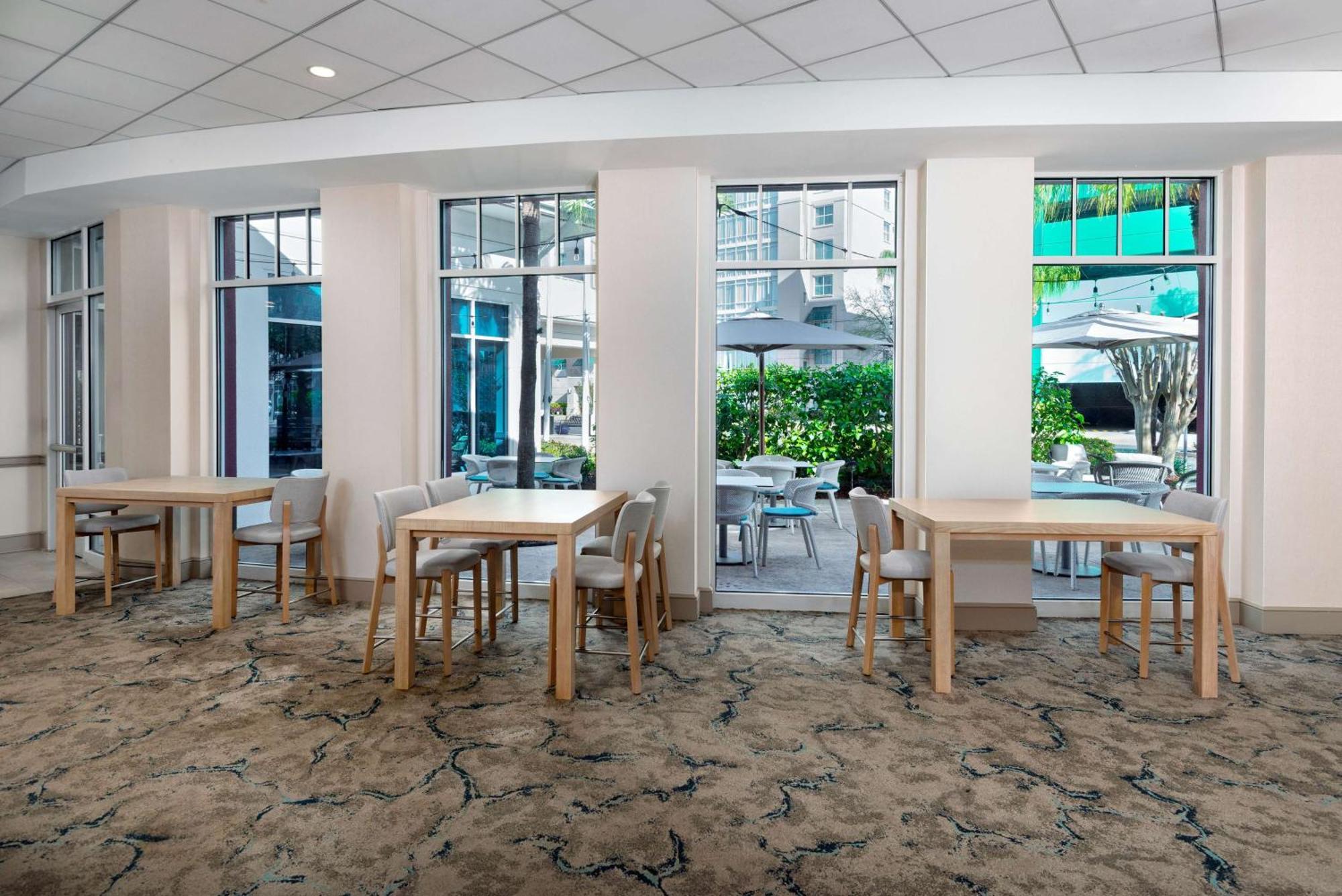 Hilton Garden Inn Tampa Airport/Westshore Екстериор снимка