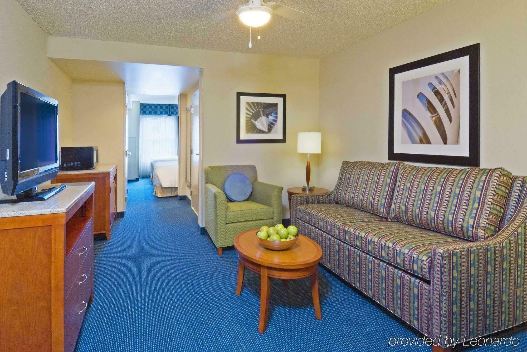 Hilton Garden Inn Tampa Airport/Westshore Екстериор снимка