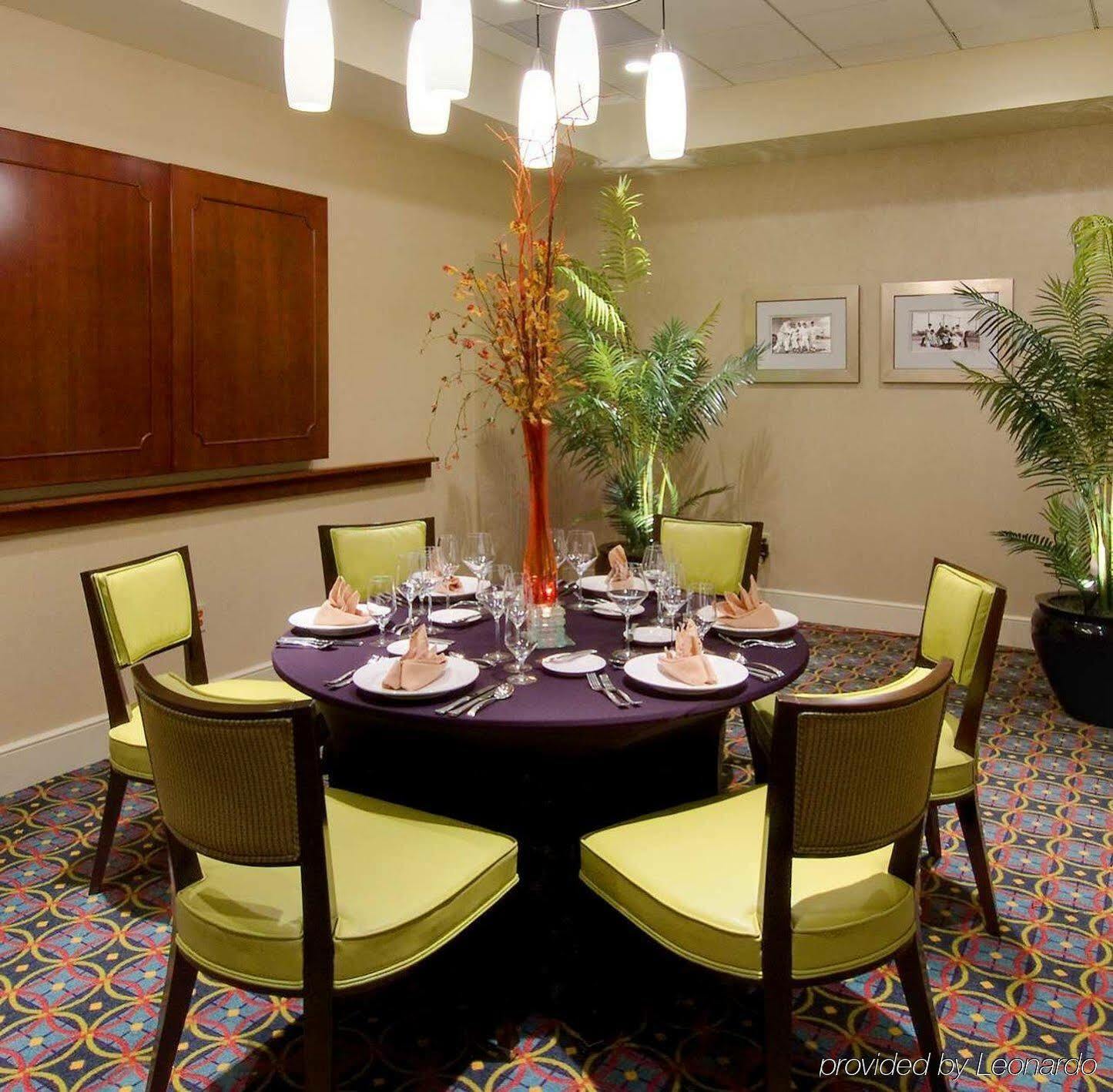 Hilton Garden Inn Tampa Airport/Westshore Екстериор снимка